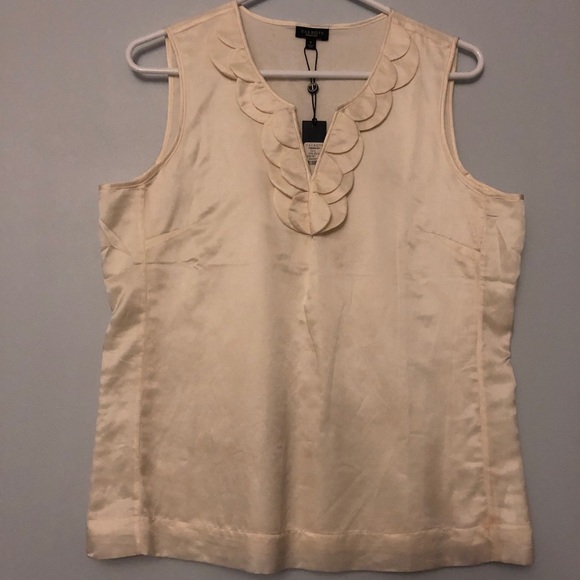 Cute top - Picture 1 of 1